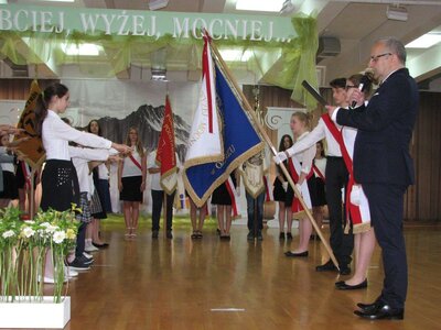 SP nr 3 otrzymała patrona i sztandar